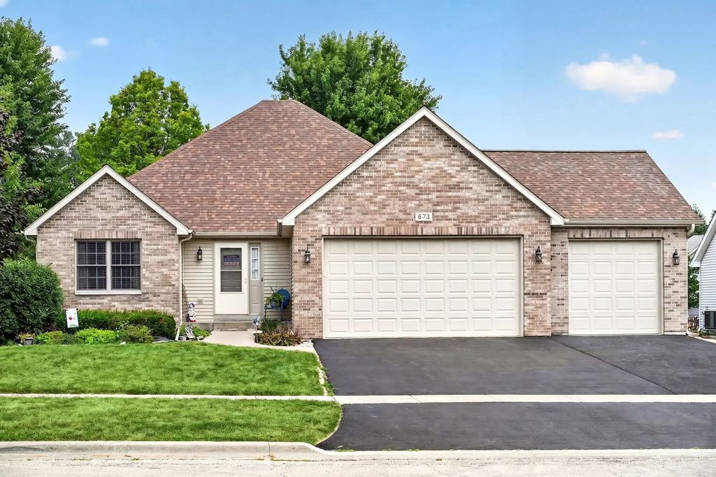 673 Bayfield Drive, DeKalb