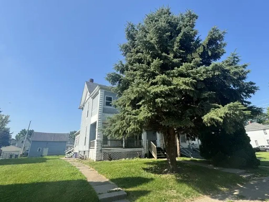 547 6th Avenue, Clinton