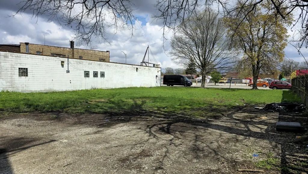 26 S 19th Avenue, Maywood