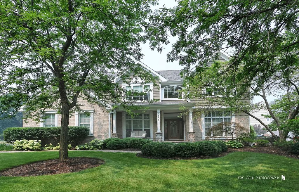 8106 Boulder Court, Long Grove