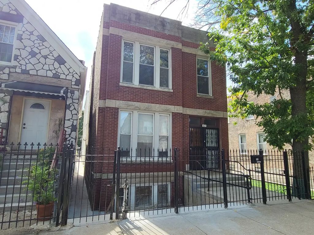 827 W 33rd Place Grb, Chicago
