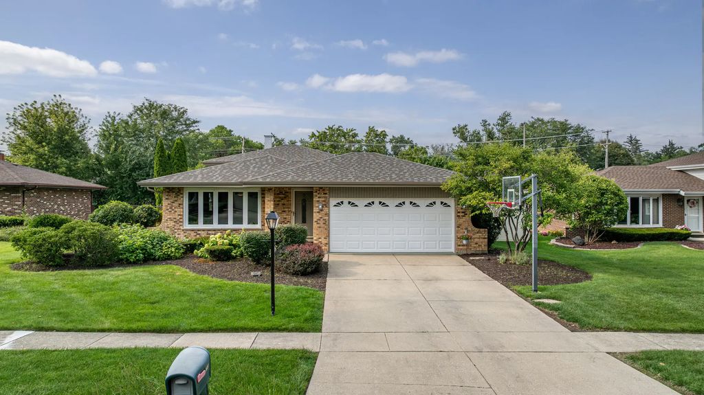2964 Drover Lane, Darien