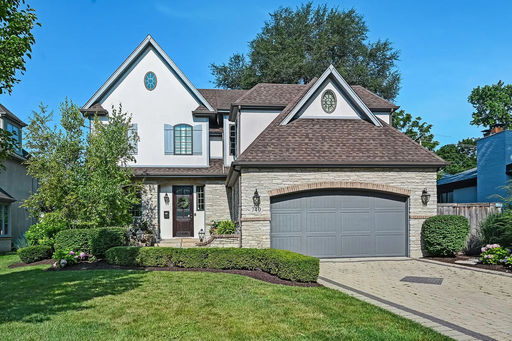 740 Phillippa Street, Hinsdale