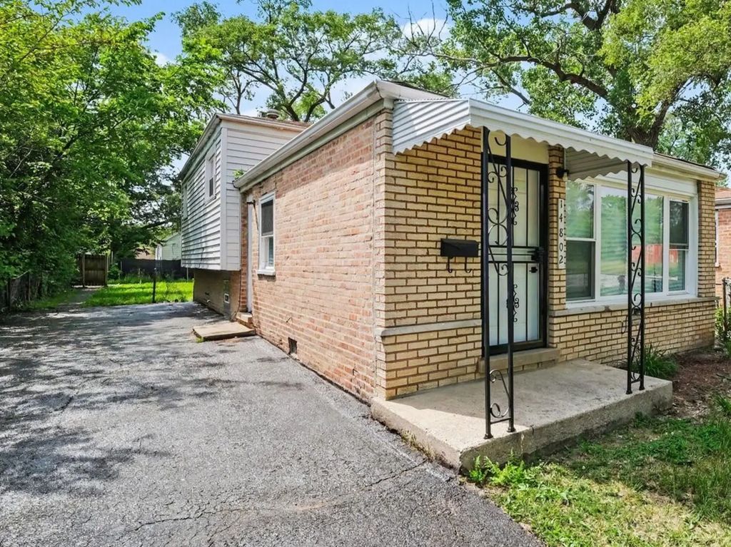 14802 Marshfield Avenue, Harvey