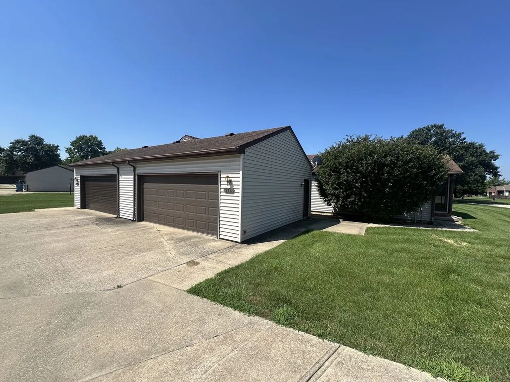 912 Pomona Drive 912, Champaign