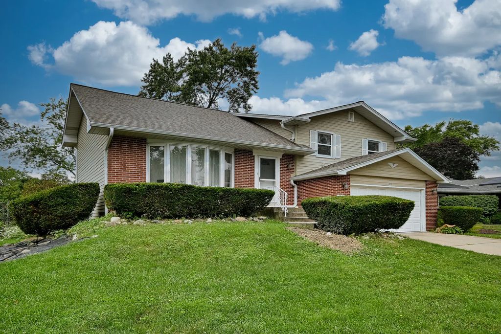 208 Sumac Lane, Schaumburg