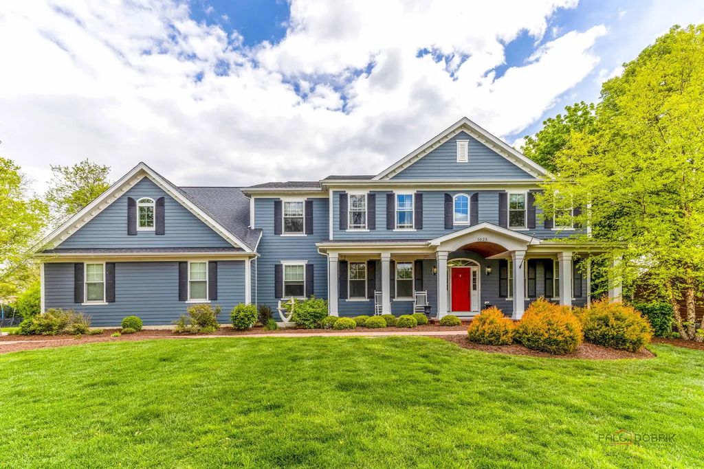 1025 S Vail Avenue, Arlington Heights