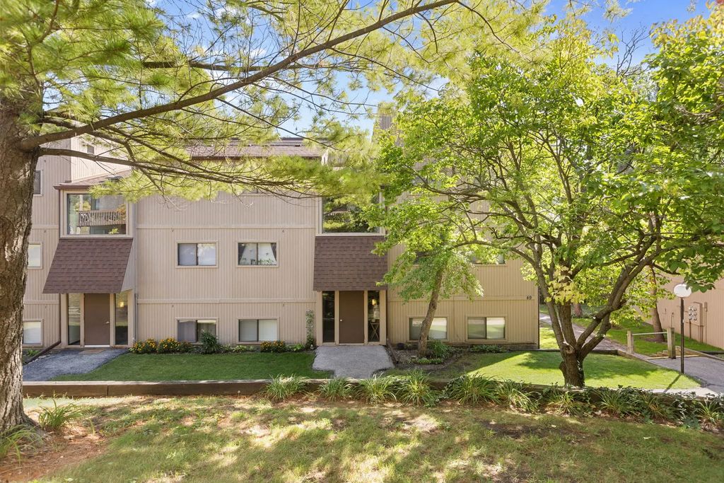 49 Oak Hill Colony 12, Fox Lake