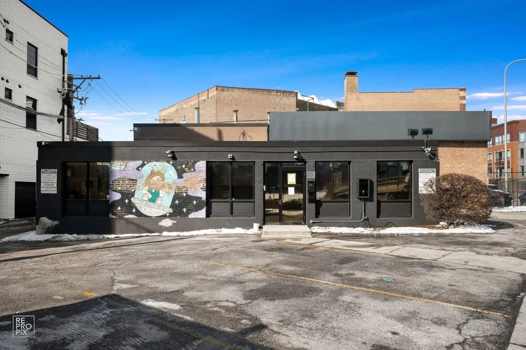 1322 W Walton Street, Chicago