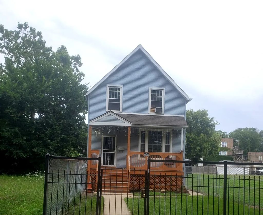 149 N Pine Avenue, Chicago