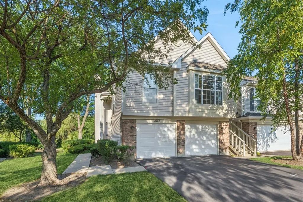 2713 S Embers Lane, Arlington Heights