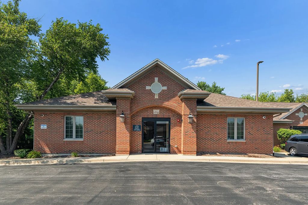 6705 Kingery Highway, Willowbrook