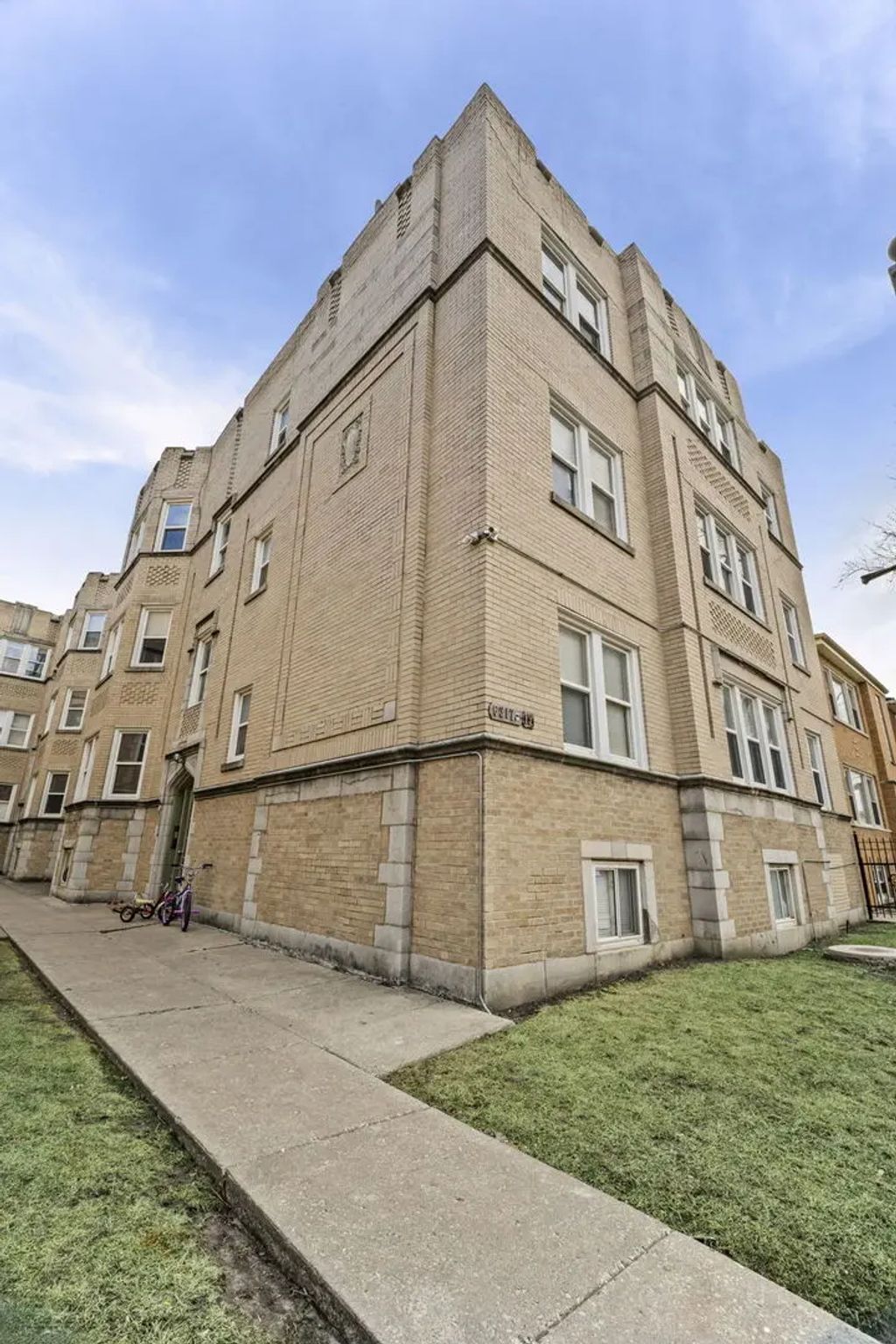 6319 N Sacramento Avenue 3e, Chicago
