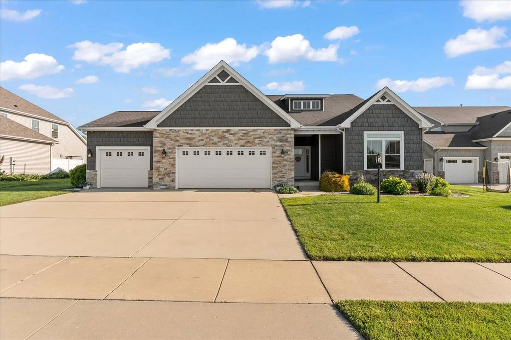 1114 Ashford Court, Mahomet
