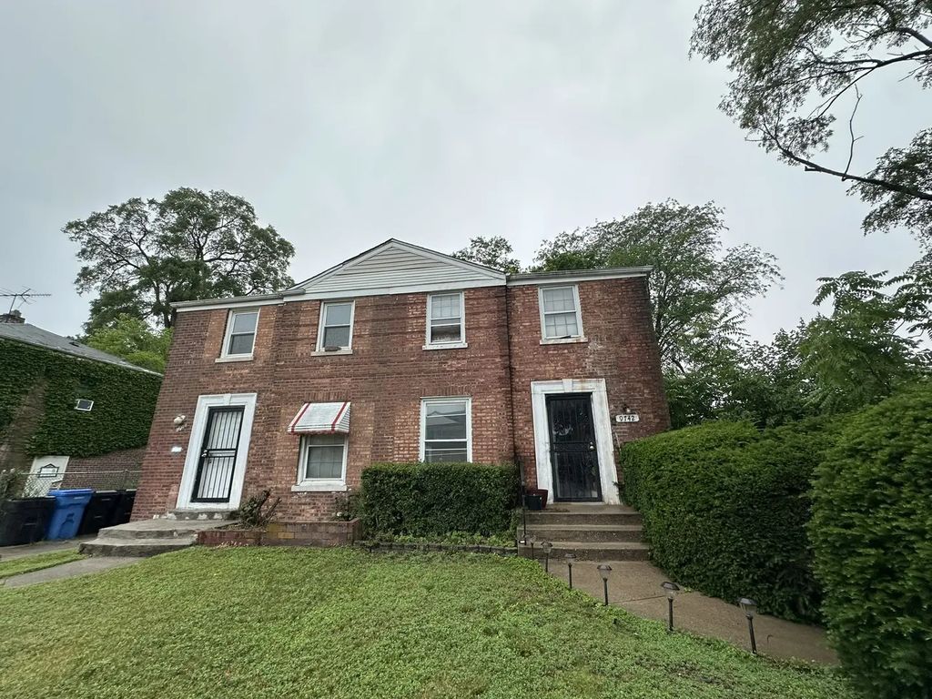 9742 S Hoxie Avenue, Chicago, 60617