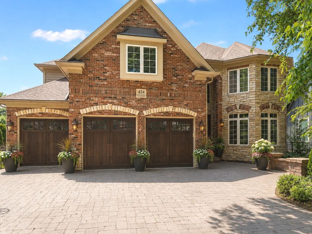 434 W Benton Avenue, Naperville
