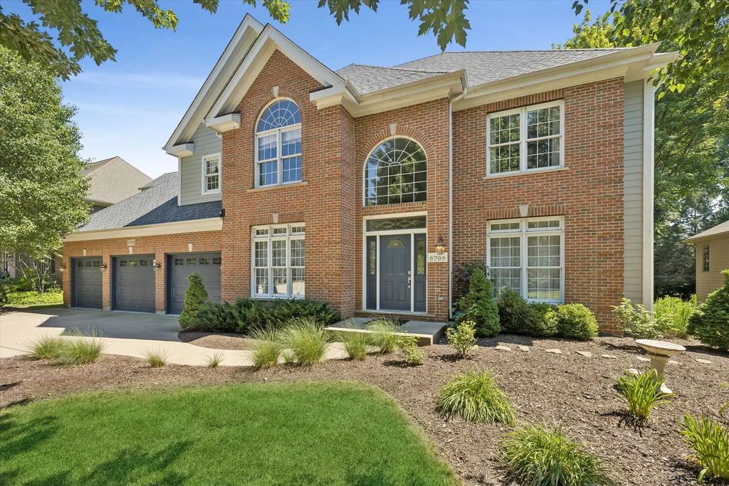 8709 Shade Tree Circle, Crystal Lake