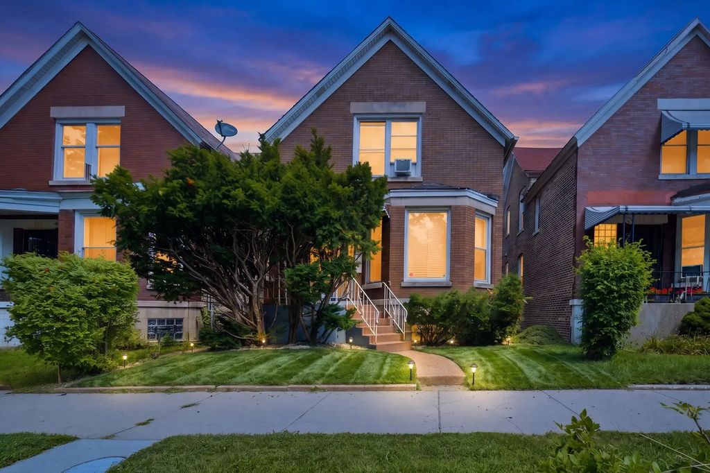 1534 E 73rd Place, Chicago
