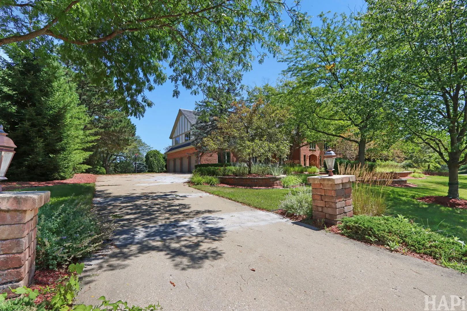 Photo of Listing #12705046