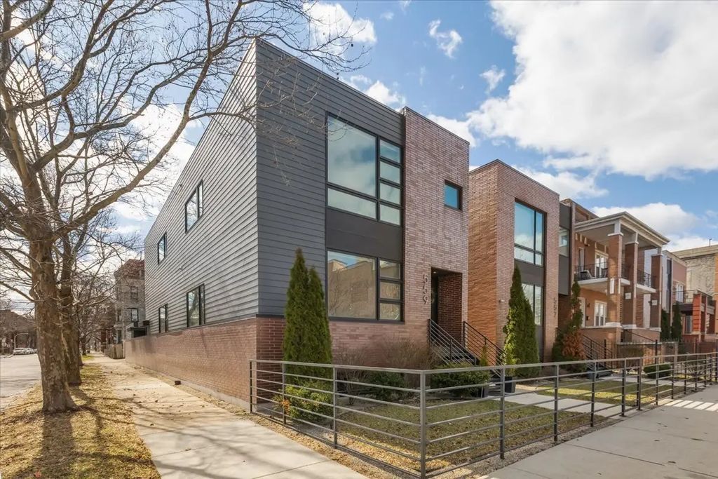 559 E 50th Street, Chicago, 60615