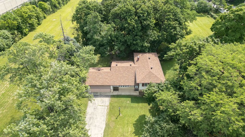 4415 Yender Avenue, Lisle