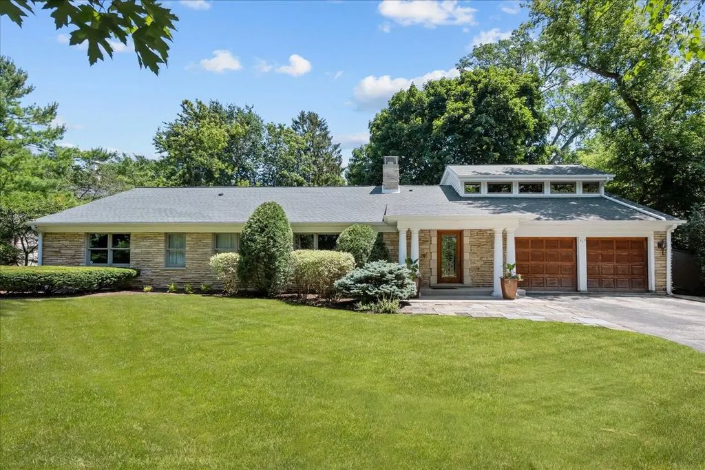 310 Linden Park Place, Highland Park, 60035