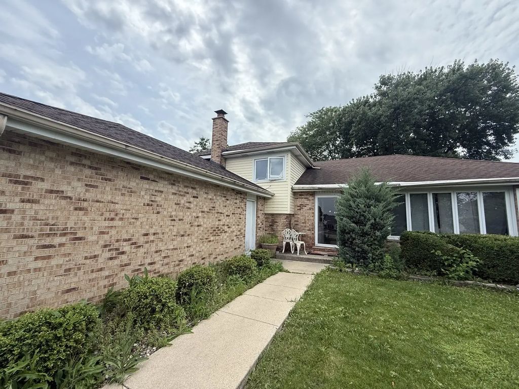 15226 Oxford Drive, Orland Park