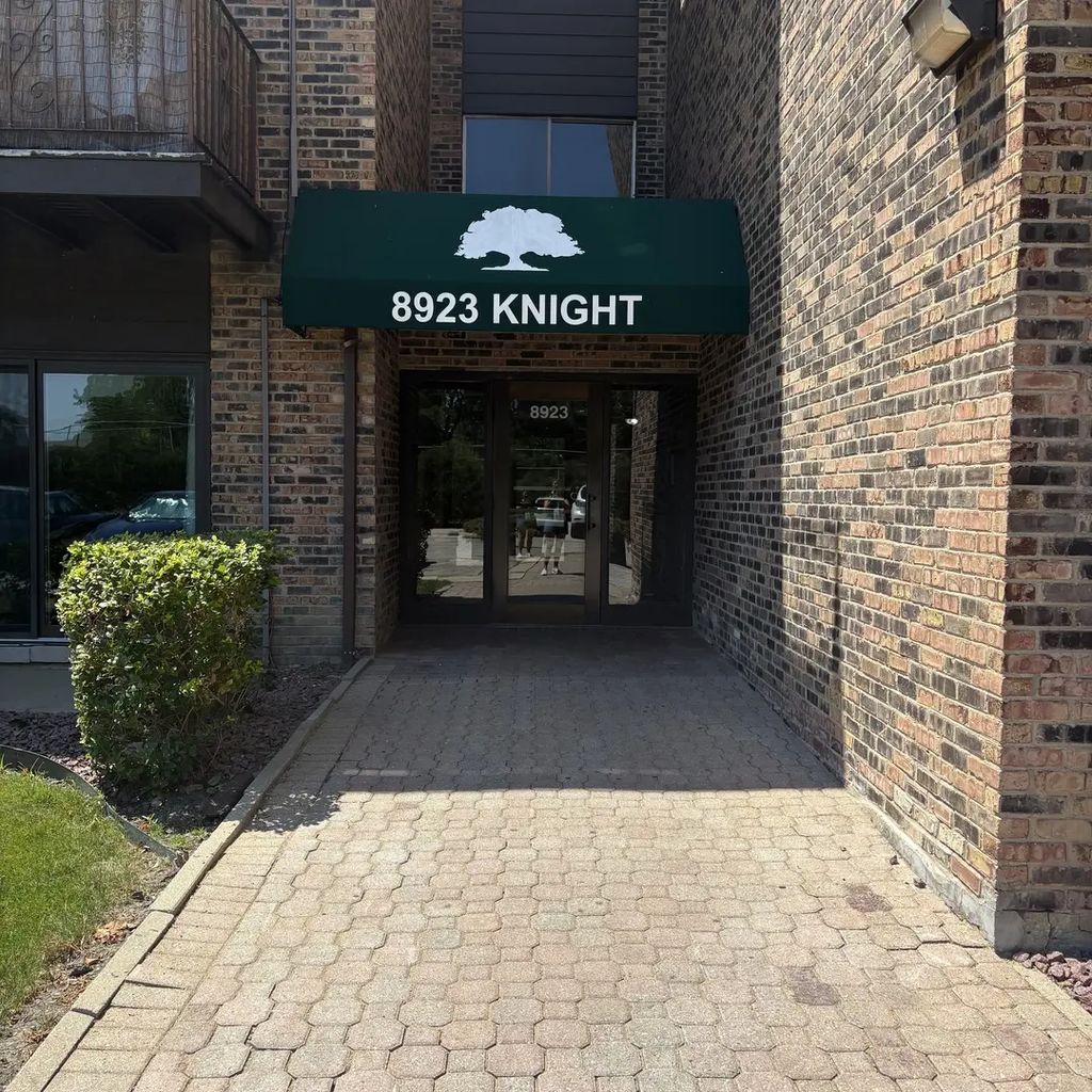 8923 Knight Avenue 312, Des Plaines