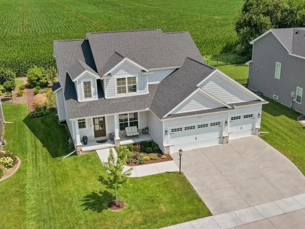 906 Declaration Drive, Savoy