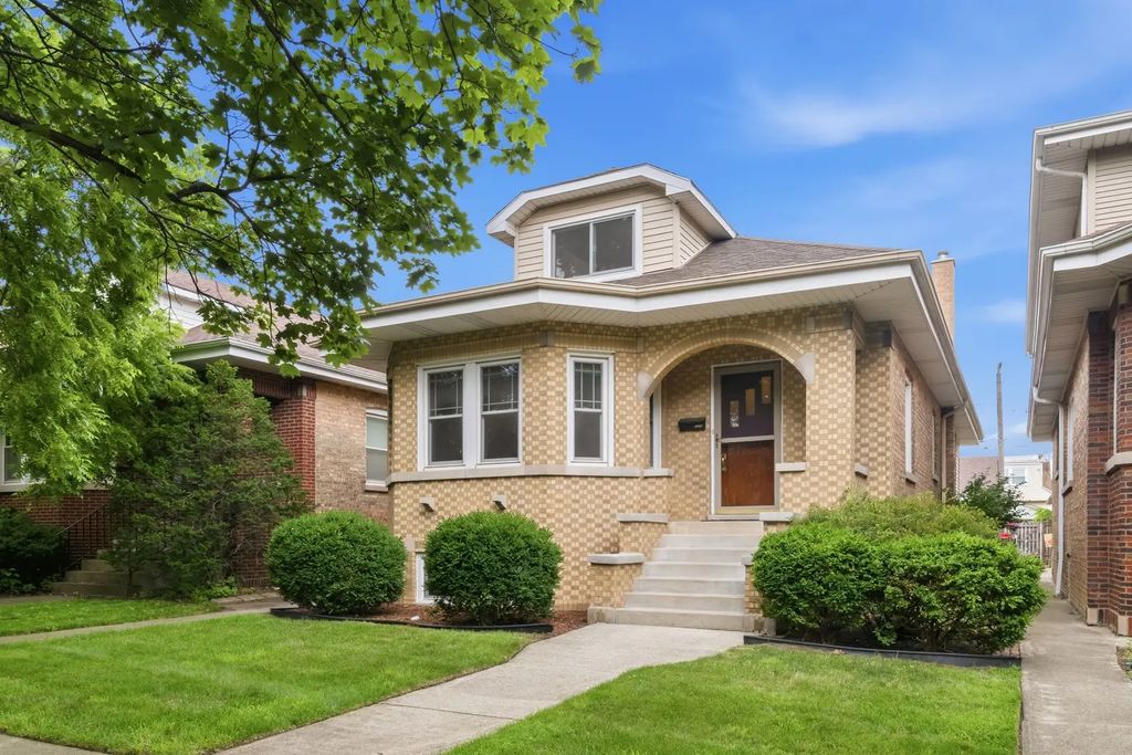 7236 W Pratt Avenue, Chicago, 60631