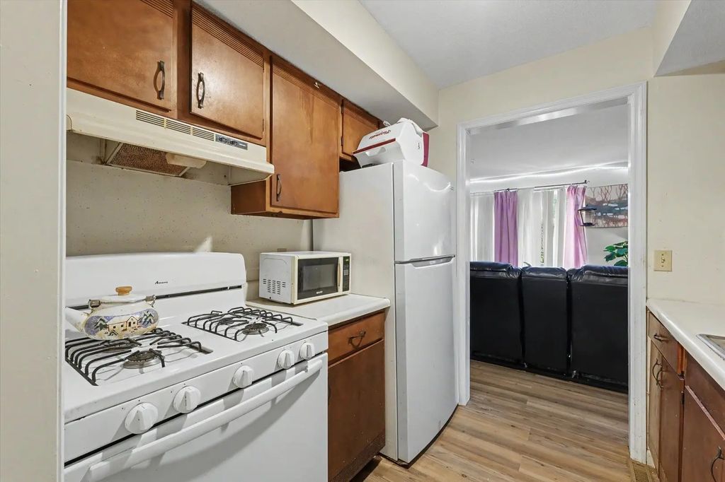 1002 E Harding Drive E 101, Urbana