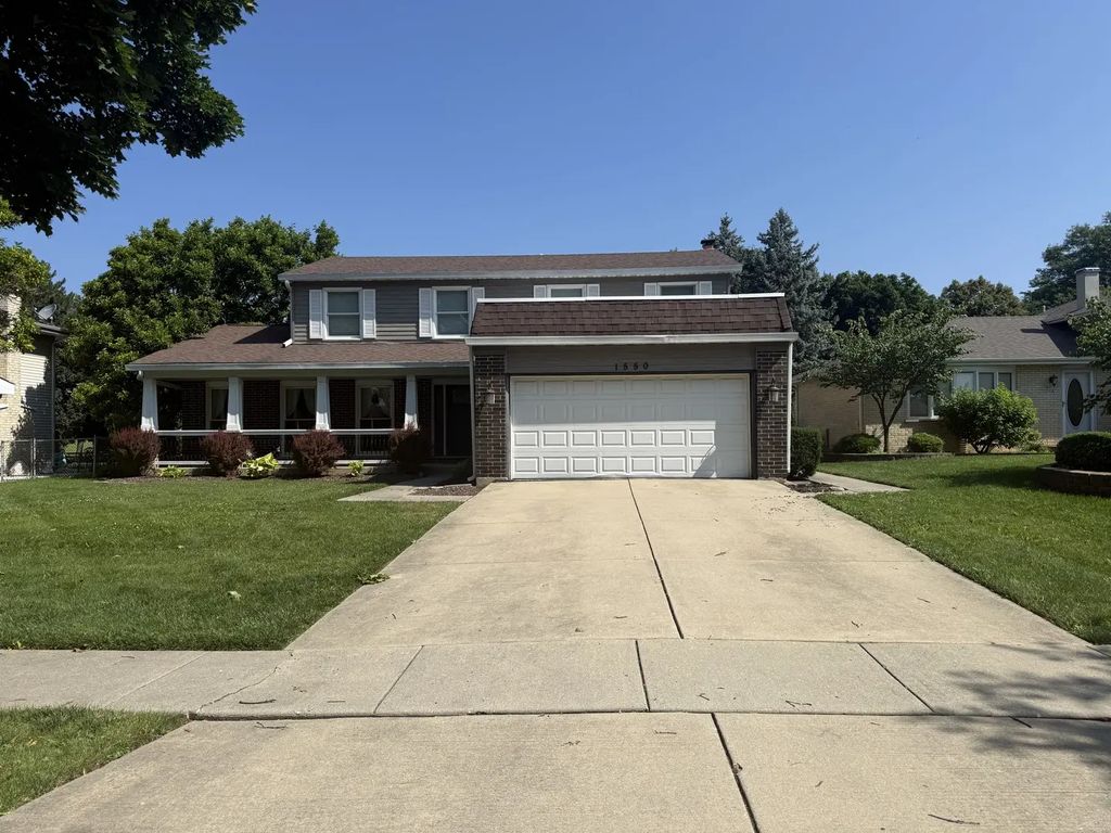 1550 W Goldengate Drive, Addison