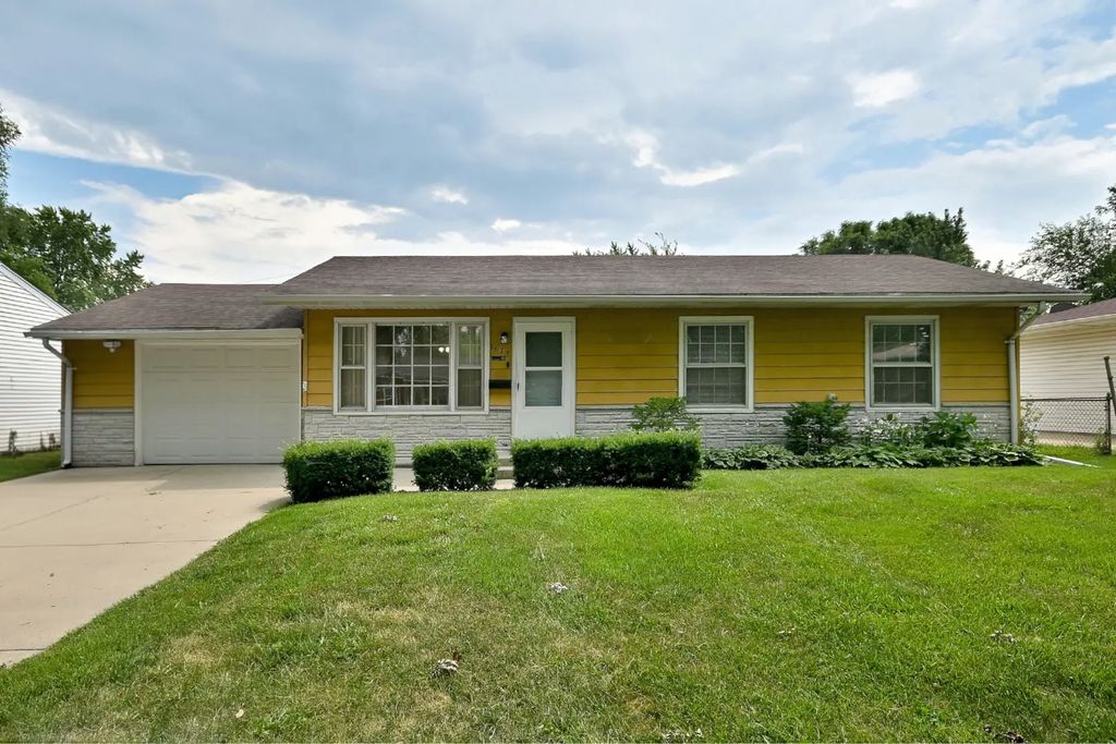 1675 Evergreen Avenue, Hanover Park
