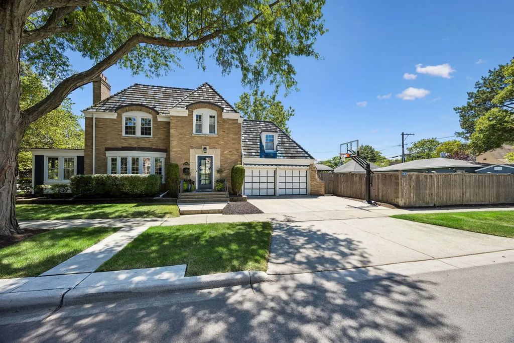 1049 N Elmwood Avenue, Oak Park