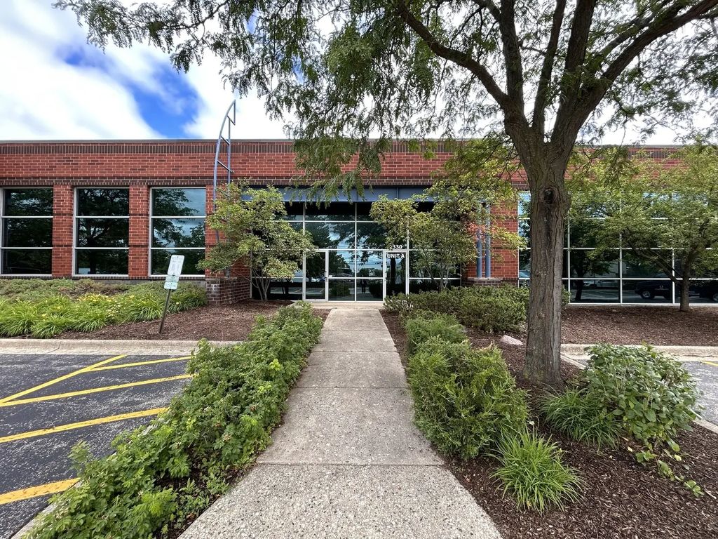 2330 Hammond Drive, Schaumburg
