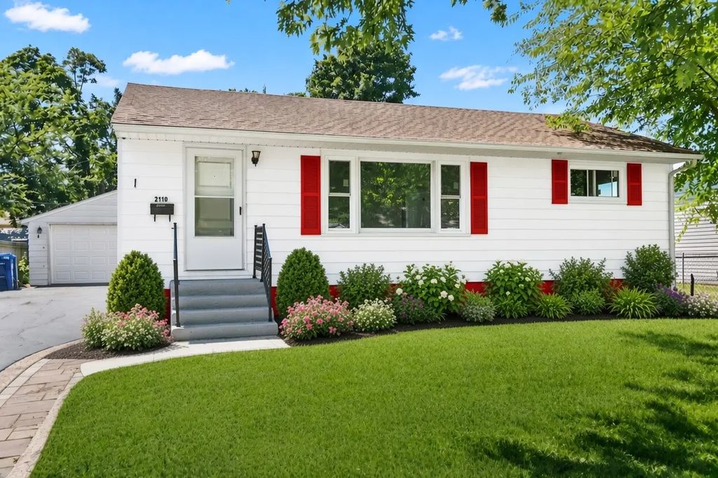 2110 Delaware Road, Waukegan