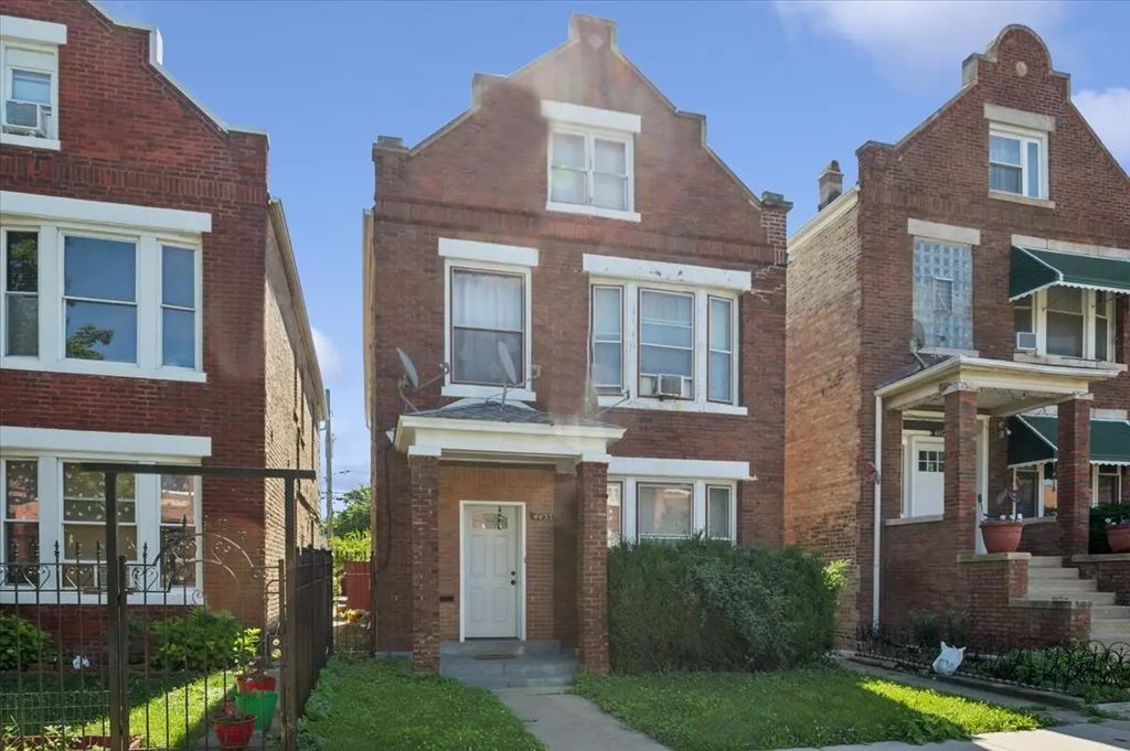 4435 S Campbell Avenue, Chicago