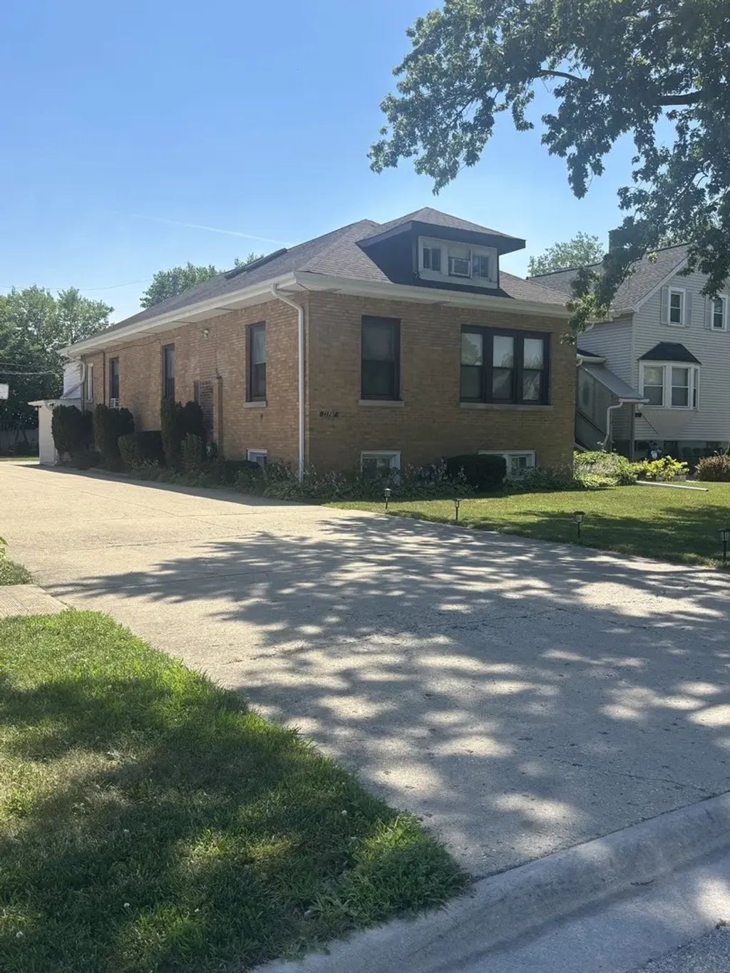 4825 W Jarlath Street, Lincolnwood