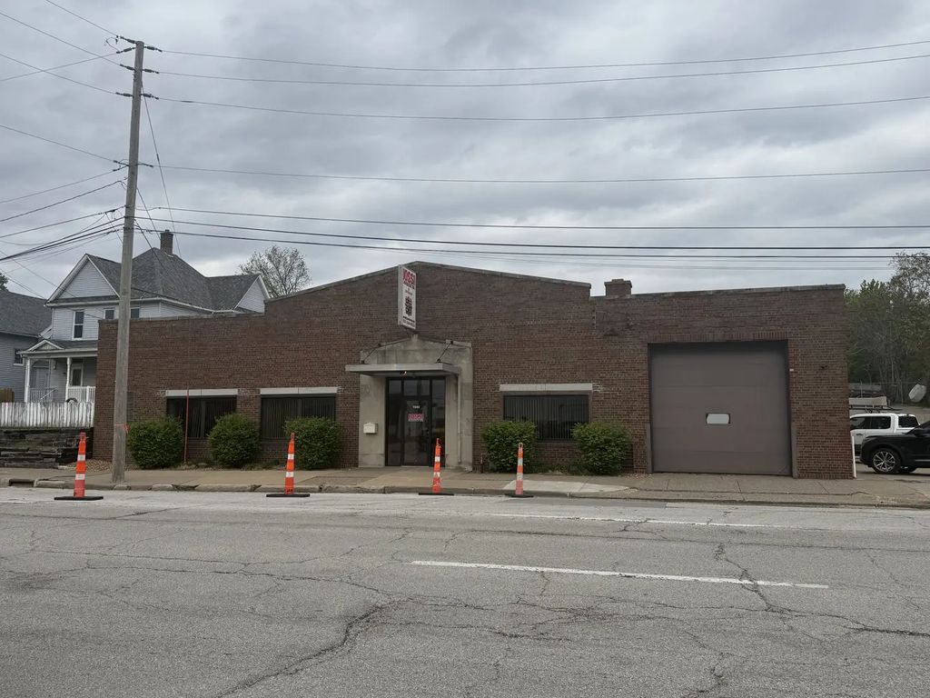 1040 W 4th Street, Davenport