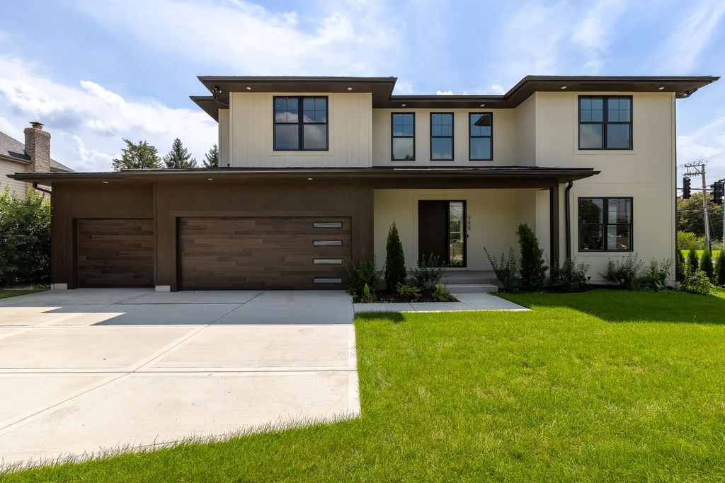 949 Internationale Parkway, Woodridge
