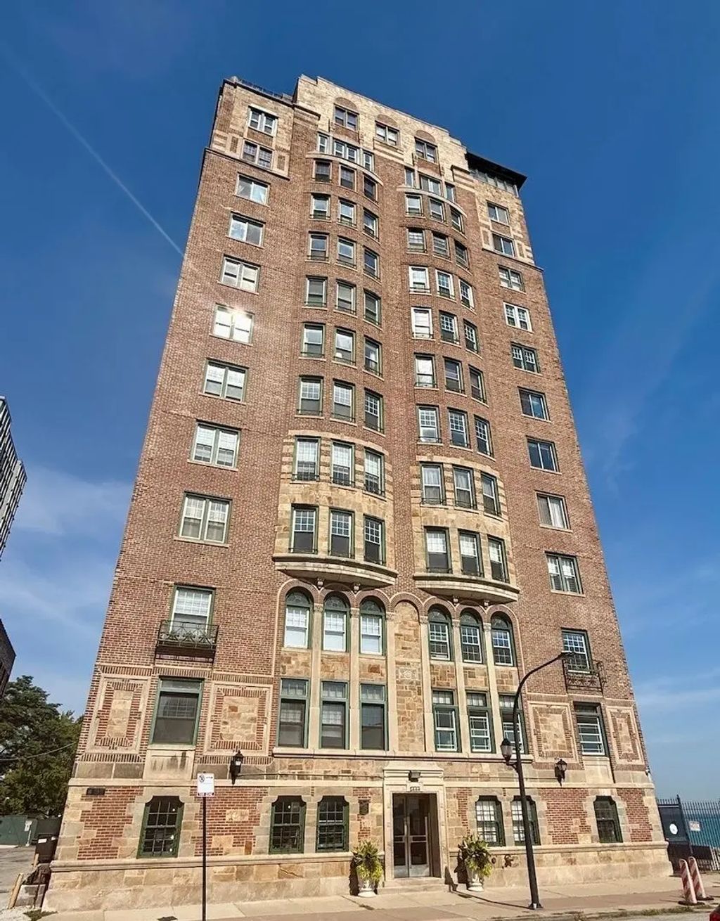 2666 E 73rd Street 8w, Chicago