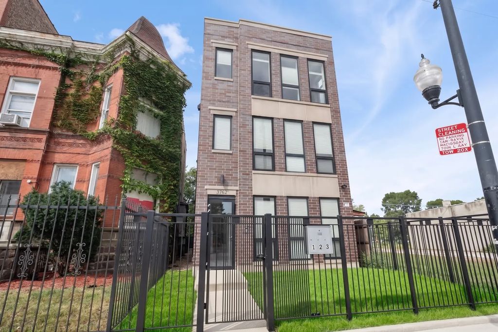 3762 S Indiana Avenue, Chicago