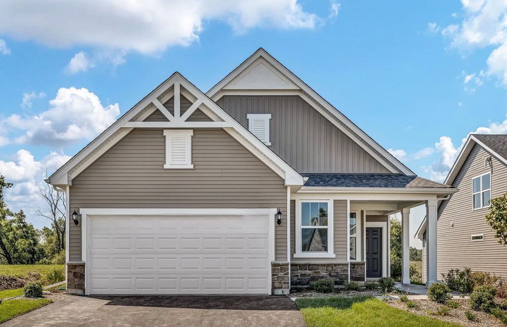 2809 Spring Circle South, Lindenhurst