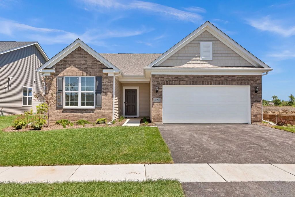 2834 Summer Court, Lindenhurst