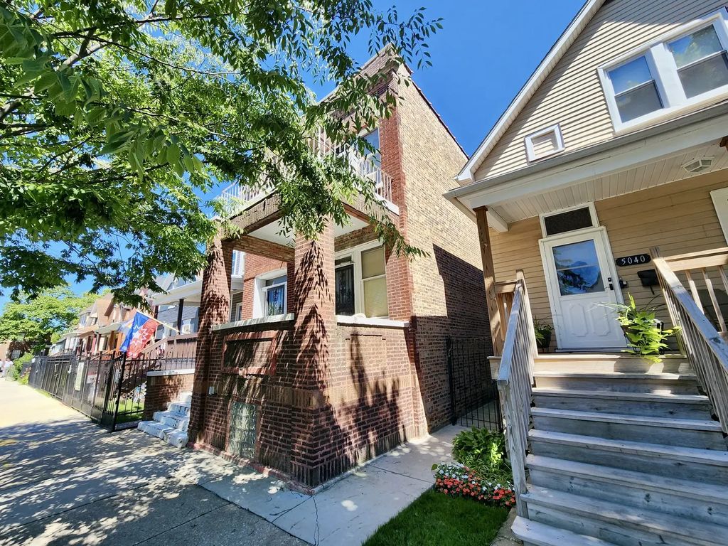 5042 W Superior Street, Chicago