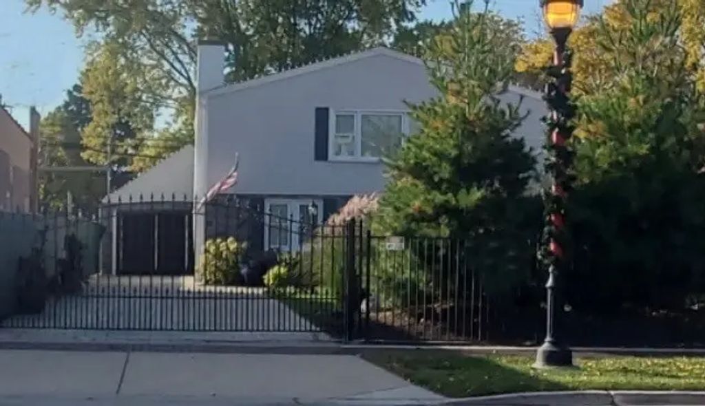 8211 W Grand Avenue, River Grove