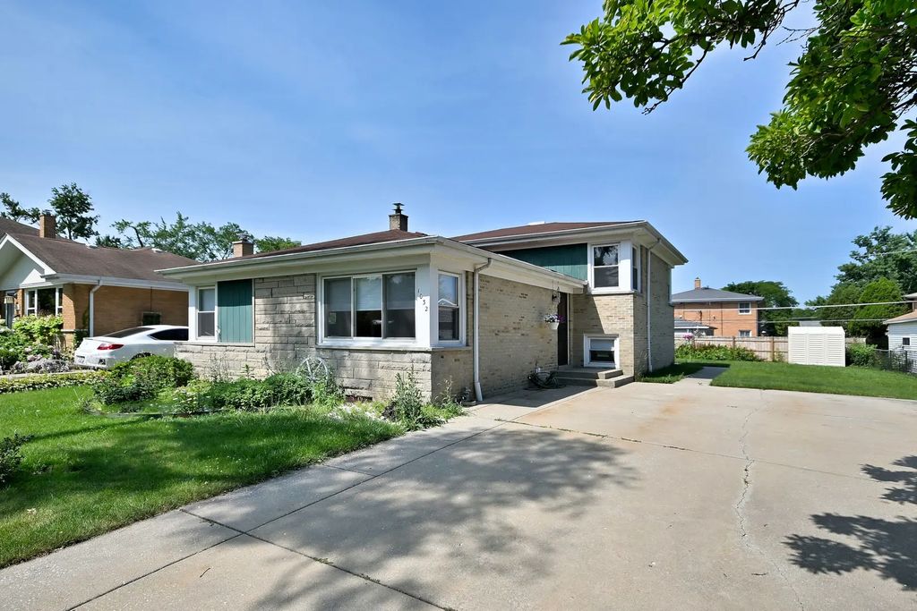 1032 Daniel Drive, Bensenville