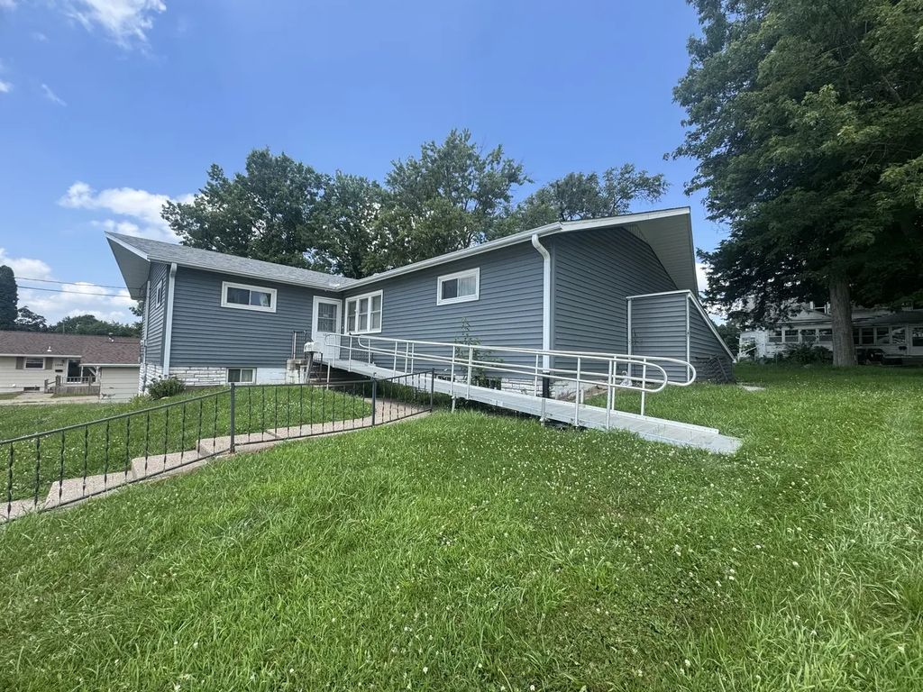 1217 S College Avenue, Aledo