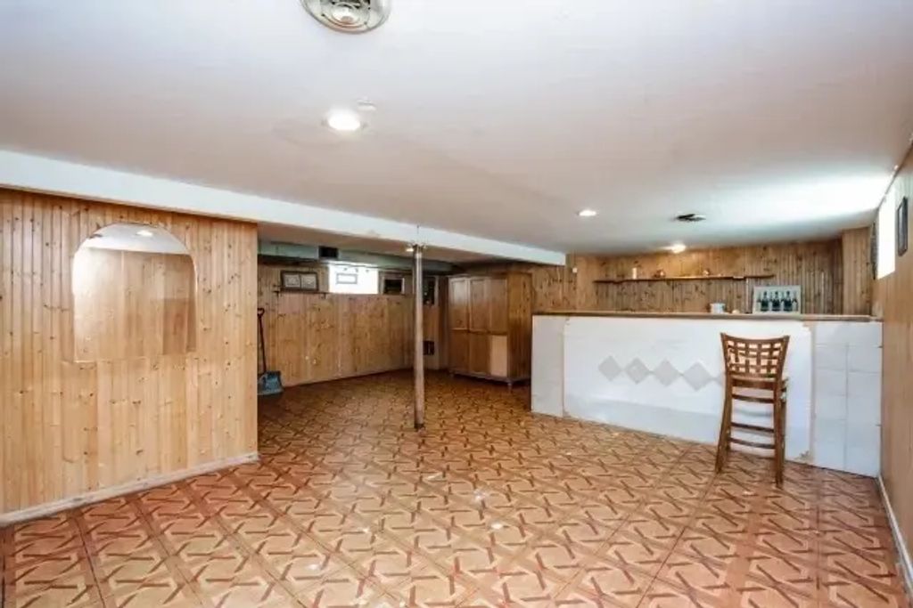 3719 W 81st Place, Chicago, 60652