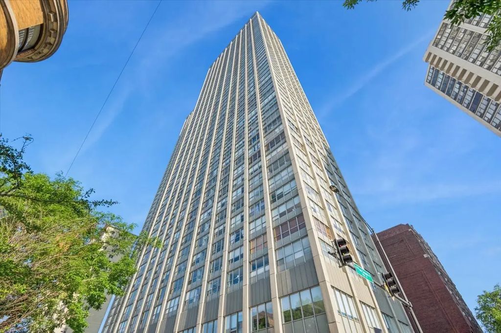 655 W Irving Park Road 402, Chicago, 60613